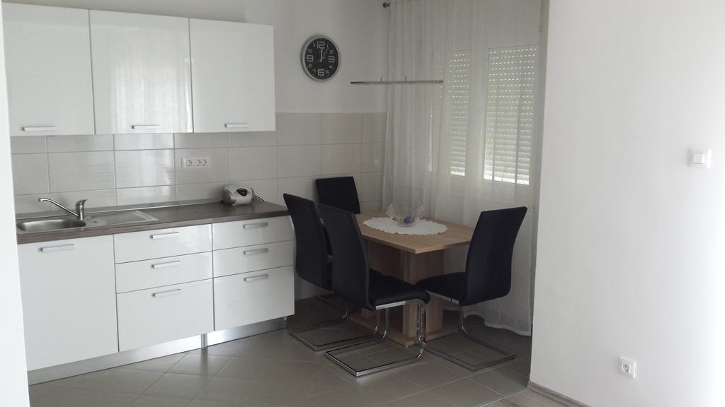 Апартаменты Apartman Zoja Мали-Лошинь Экстерьер фото